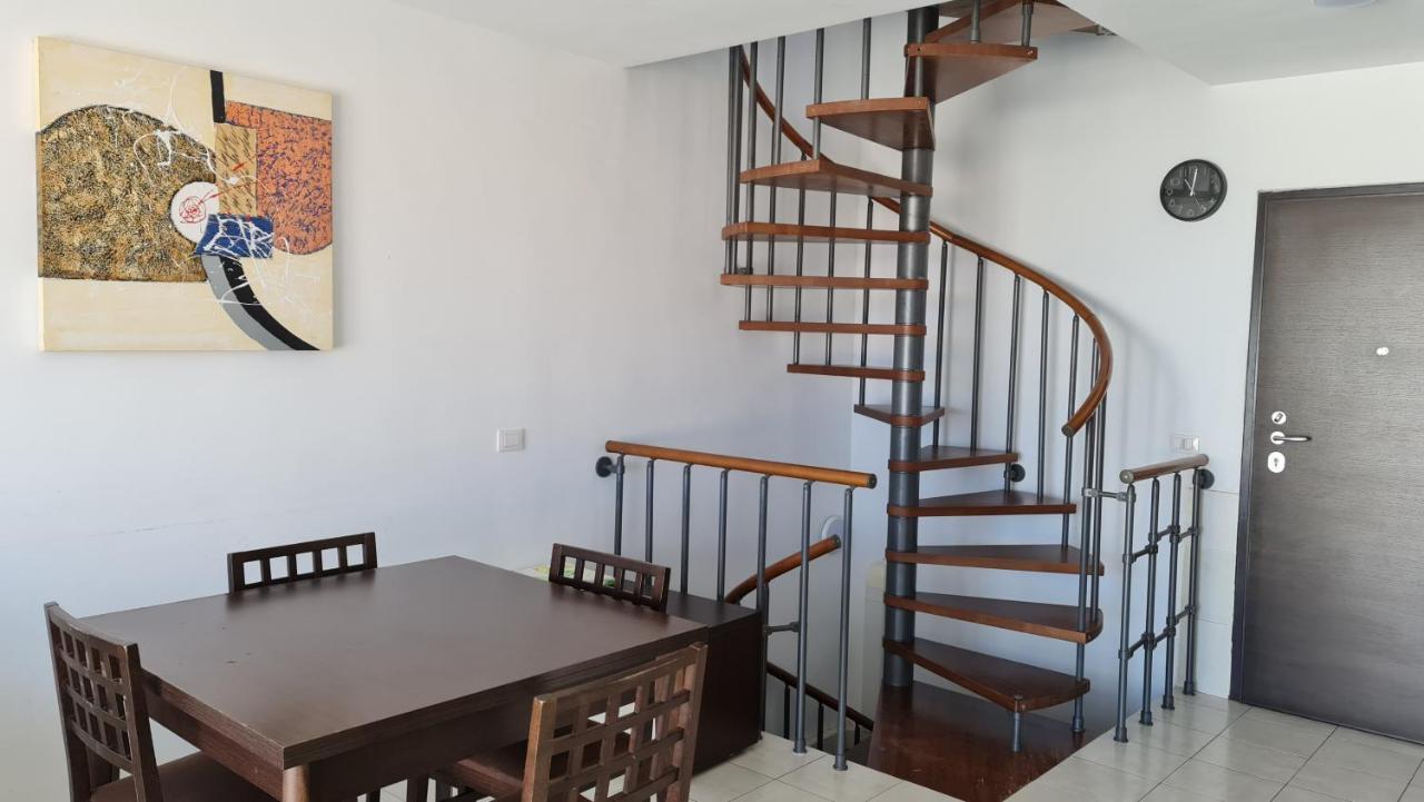 Duplex Apartments Nirvana 칼라오살바헤 외부 사진