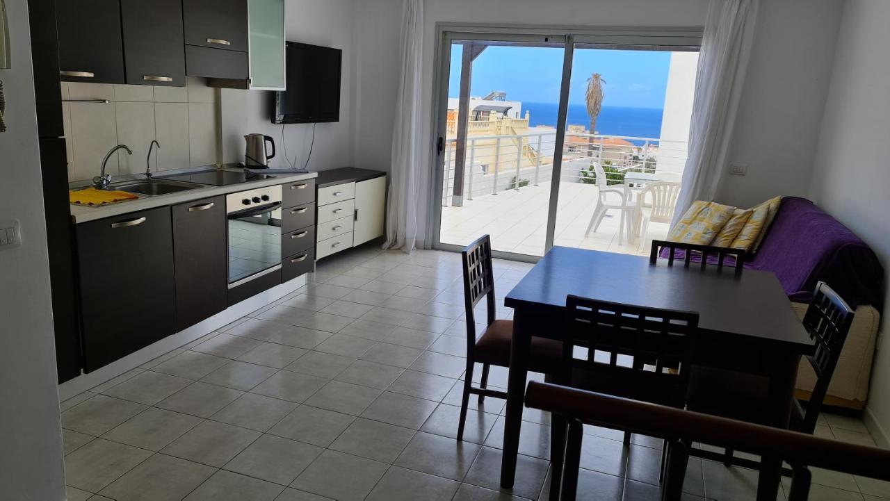 Duplex Apartments Nirvana 칼라오살바헤 외부 사진