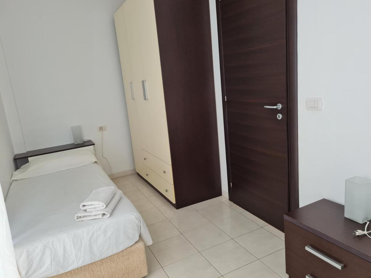 Duplex Apartments Nirvana 칼라오살바헤 외부 사진