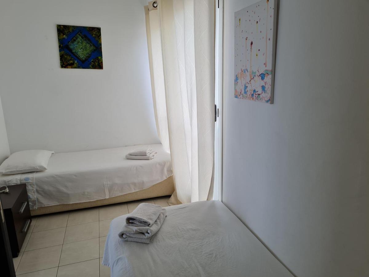 Duplex Apartments Nirvana 칼라오살바헤 외부 사진