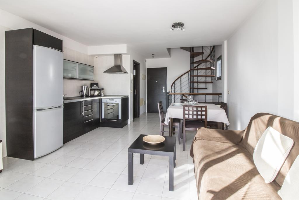 Duplex Apartments Nirvana 칼라오살바헤 외부 사진