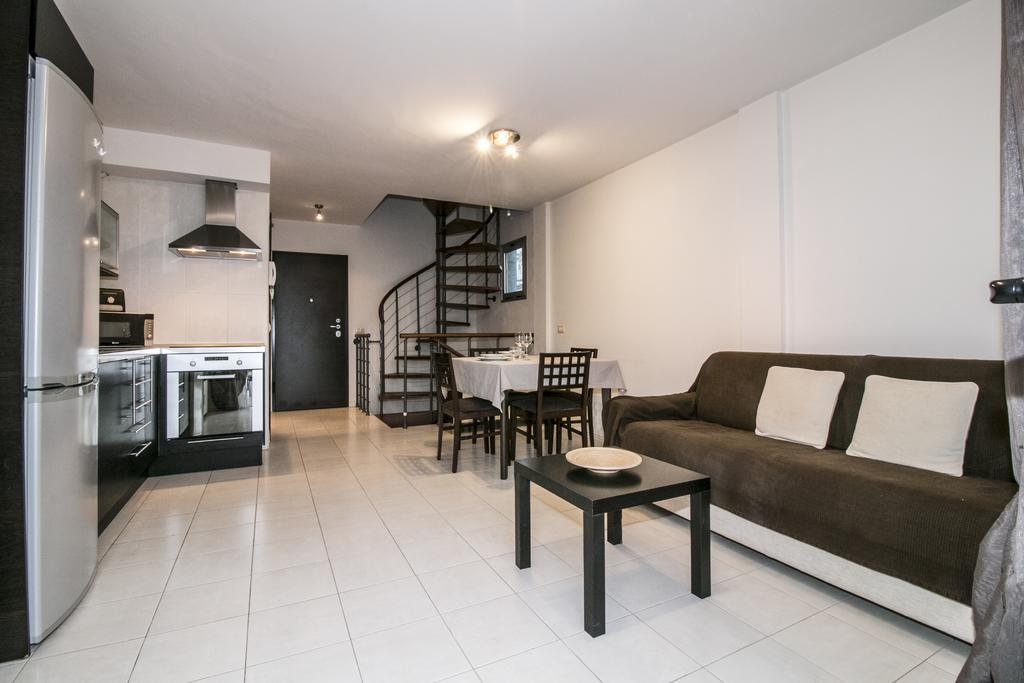 Duplex Apartments Nirvana 칼라오살바헤 외부 사진