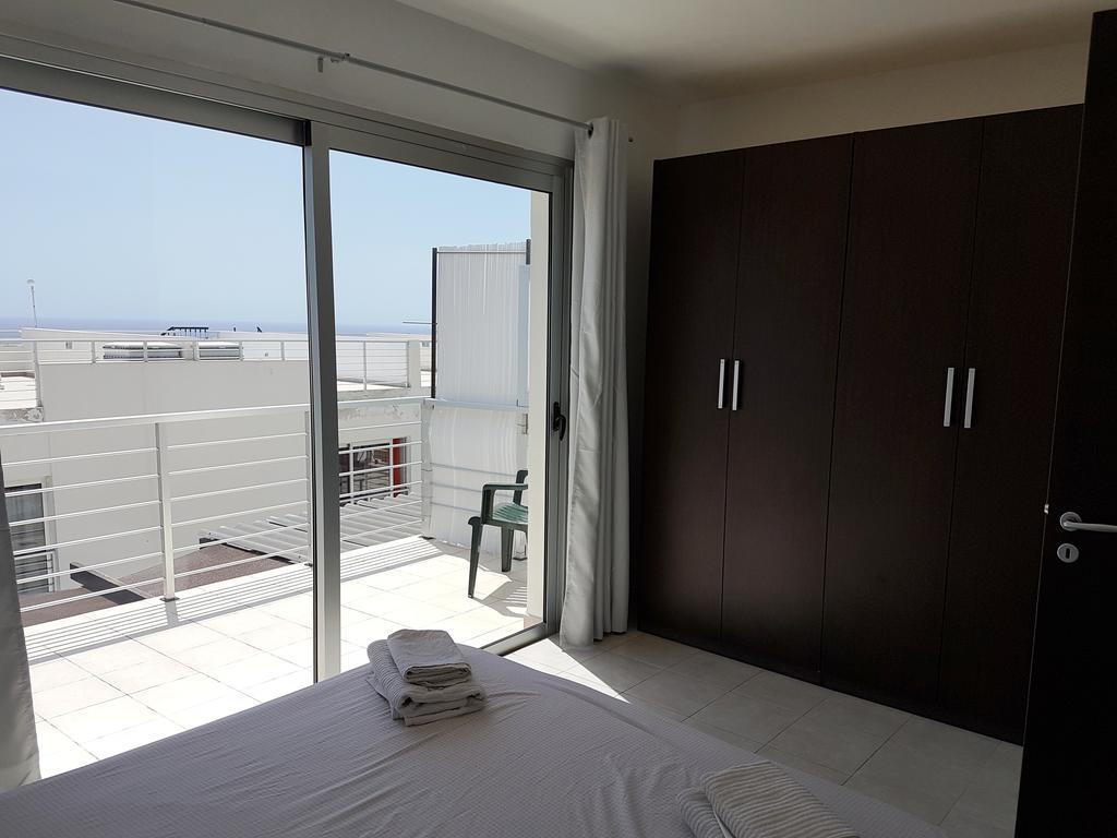Duplex Apartments Nirvana 칼라오살바헤 외부 사진