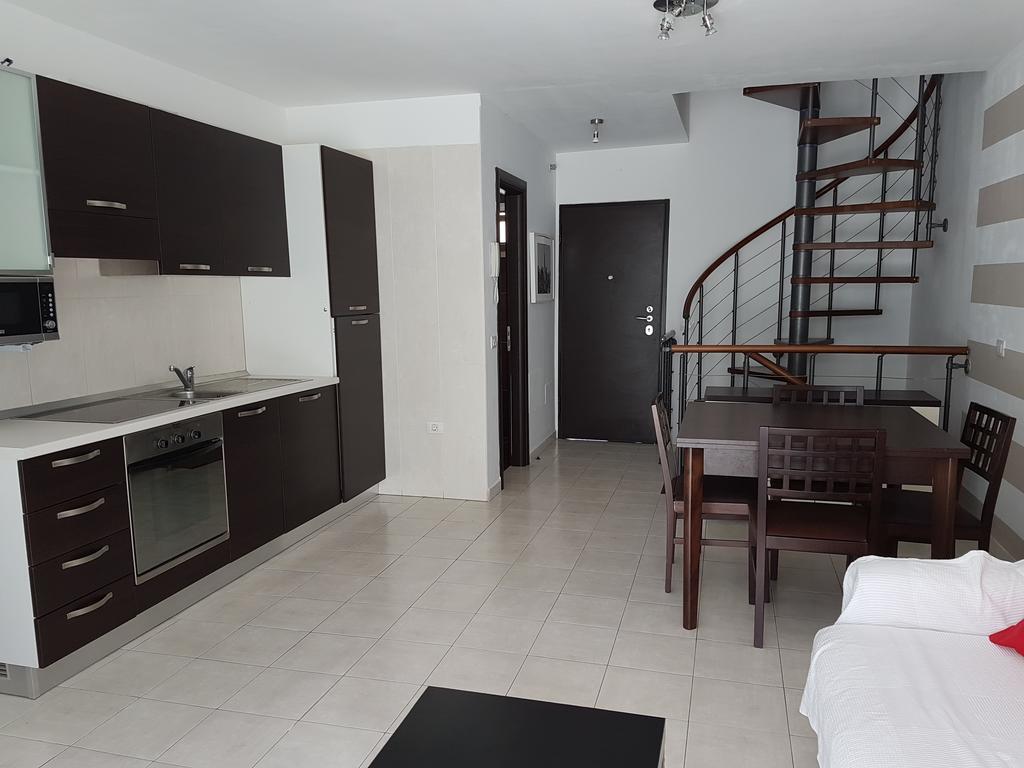 Duplex Apartments Nirvana 칼라오살바헤 외부 사진
