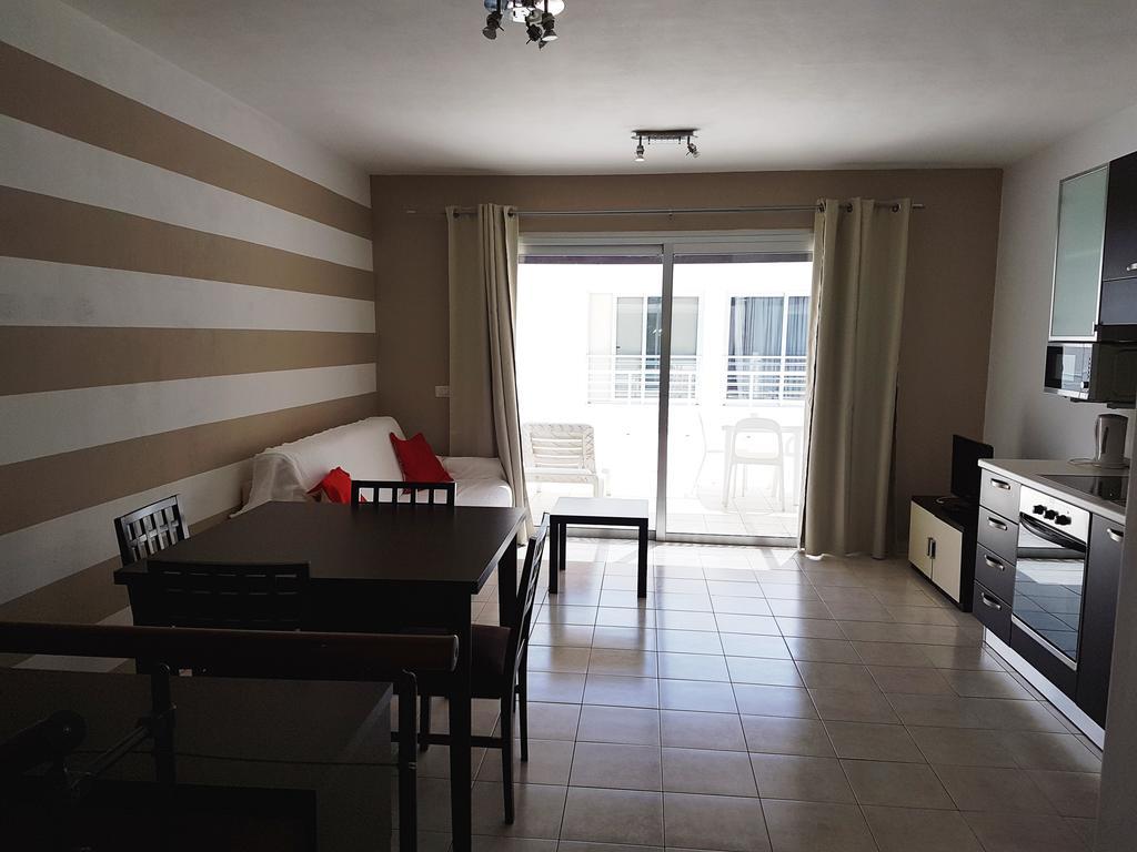 Duplex Apartments Nirvana 칼라오살바헤 외부 사진